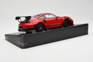 Porsche 911 GT2 RS 991 MR Manthey Racing Nordschleife Record Minichamps 1:18 MR-911-GT2RS-1803 Kovina – slika 3 od 6
