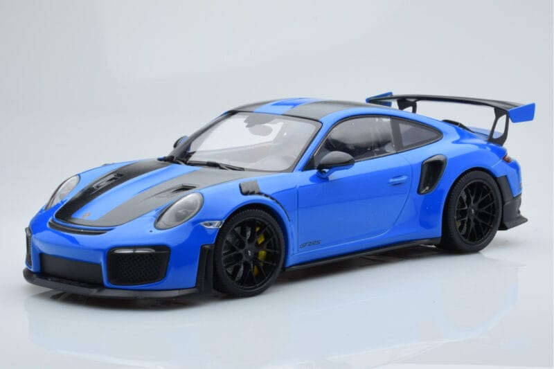 Porsche 911 GT2 RS 991.2 Weissach Package Moder Črna Magnezijeva Platišča Minichamps 1:18
