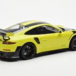 Porsche 911 991.2 GT2 RS Svetlo Zelena S Črnimi Magnezijevimi Platišči Minichamps 1:18 - image 2 of 6
