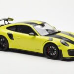Porsche 911 991.2 GT2 RS Svetlo Zelena S Črnimi Magnezijevimi Platišči Minichamps 1:18 - image 4 of 6