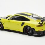 Porsche 911 991.2 GT2 RS Svetlo Zelena S Črnimi Magnezijevimi Platišči Minichamps 1:18 - image 5 of 6