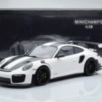Porsche 911 GT2 RS 991.2 Weissach Package Bel Črna Magnezijeva Platišča Minichamps 1:18 - image 6 of 6