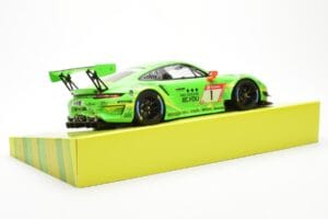 Porsche 911 991.2 GT3 R #1 Manthey Racing 24 Hours Nurburgring 2019 Minichamps 1:18 MG-M-911-19-1801 Kovina – slika 3 od 6