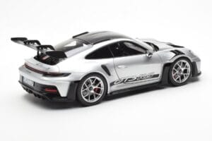 Porsche 911 992 GT3 Weissach Pack GT Srebrna Metallic Norev 1:18 187366 Kovina – slika 3 od 8