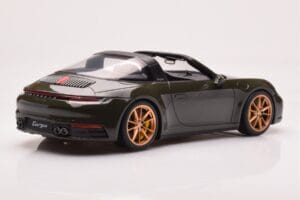 Porsche 911 992 Targa 4S Olivno Zelena GT Spirit 1:18 GT438 Smola – slika 2 od 6