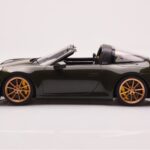 Porsche 911 992 Targa 4S Olivno Zelena GT Spirit 1:18 - image 3 of 6