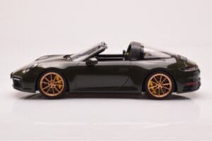 Porsche 911 992 Targa 4S Olivno Zelena GT Spirit 1:18 GT438 Smola – slika 3 od 6