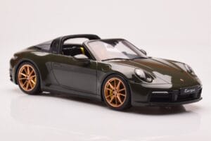 Porsche 911 992 Targa 4S Olivno Zelena GT Spirit 1:18 GT438 Smola – slika 4 od 6
