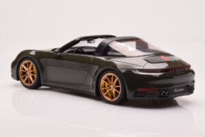 Porsche 911 992 Targa 4S Olivno Zelena GT Spirit 1:18 GT438 Smola – slika 5 od 6