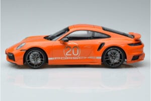 Porsche 911 992 Turbo S China 20th Anniversary Oranžna Minichamps 1:18 155069171 Kovina – slika 3 od 6