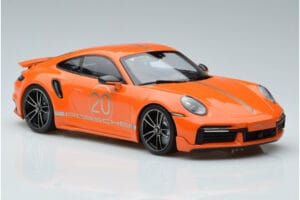 Porsche 911 992 Turbo S China 20th Anniversary Oranžna Minichamps 1:18 155069171 Kovina – slika 4 od 6