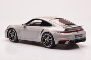 Porsche 911 992 Turbo S Crayon Siv GT Spirit 1:18 GT431 Smola – slika 5 od 6