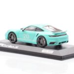 Porsche 911 992 Turbo S Mint Zelena Minichamps 1:43 - image 3 of 4