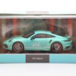 Porsche 911 992 Turbo S Mint Zelena Minichamps 1:43 - image 4 of 4