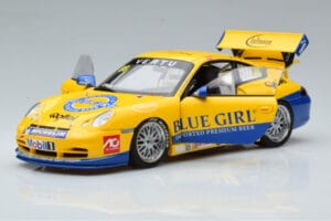 Porsche 911 996 GT3 Cup #88 Macau Winner 2005 AUTOart 1:18 80574 Kovina – slika 2 od 7
