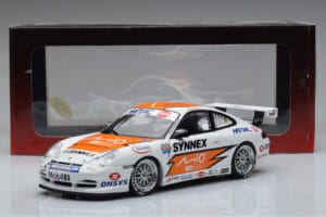 Porsche 911 996 GT3 R #1 C. Kwan Carrera Cup Asia 2004 AUTOart 1:18 80487 Kovina – slika 7 od 7