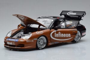 Porsche 911 996 GT3 R #2 S. Miau Carrera Cup Asia 2004 AUTOart 1:18 80488 Kovina – slika 2 od 7