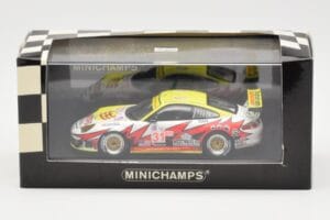 Porsche 911 997 GT3 RSR #31 J. Bergmeister / P. Long / L. Luhr 12 Hours of Sebring Class Winners 2005 Minichamps 1:43 4000564 – slika 4 od 4