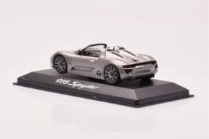 Porsche 918 Spyder Siva Metalik Minichamps 1:43 WAP0201910B Kovina – slika 3 od 4