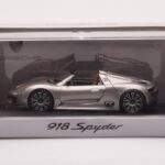 Porsche 918 Spyder Siva Metalik Minichamps 1:43 - image 4 of 4