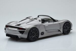 Porsche 918 Spyder Prototip Siva Metalik Minichamps 1:18 110060030 Kovina – slika 3 od 7