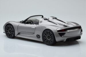 Porsche 918 Spyder Prototip Siva Metalik Minichamps 1:18 110060030 Kovina – slika 5 od 7