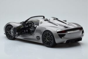 Porsche 918 Spyder Prototip Siva Metalik Minichamps 1:18 110060030 Kovina – slika 6 od 7