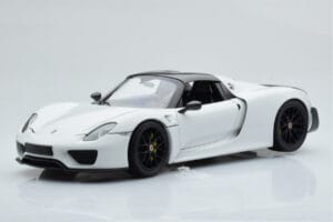Porsche 918 Spyder Weissach Package Bel S Črnimi Platišči Minichamps 1:18 113062443 Kovina – slika 4 od 9