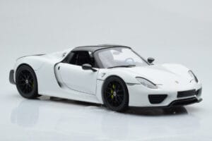 Porsche 918 Spyder Weissach Package Bel S Črnimi Platišči Minichamps 1:18 113062443 Kovina – slika 7 od 9