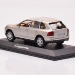 Porsche Cayenne 9PA Bež Minichamps 1:43 - image 3 of 4