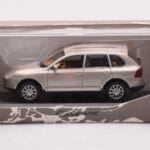 Porsche Cayenne 9PA Bež Minichamps 1:43 - image 4 of 4