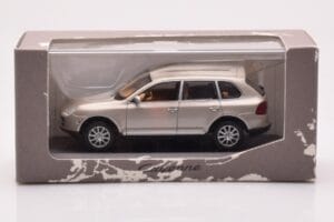 Porsche Cayenne 9PA Bež Minichamps 1:43 WAPC2000513 Kovina – slika 4 od 4