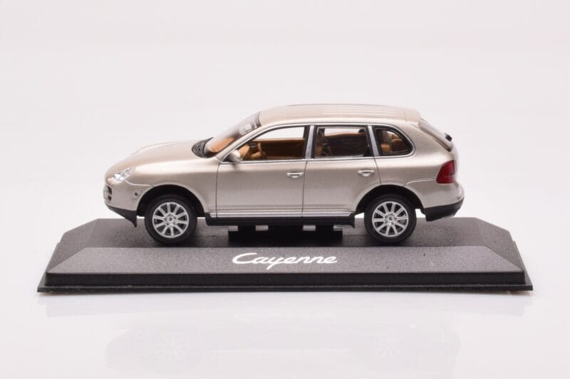 Porsche Cayenne 9PA Bež Minichamps 1:43