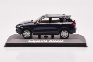 Porsche Cayenne 9PA Diesel Temno Modra Minichamps 1:43