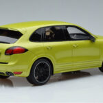 Porsche Cayenne GTS 92A Peridot Zelena GT Spirit 1:18 - image 2 of 6