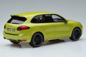 Porsche Cayenne GTS 92A Peridot Zelena GT Spirit 1:18 GT020A Smola – slika 2 od 6
