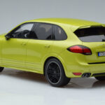 Porsche Cayenne GTS 92A Peridot Zelena GT Spirit 1:18 - image 5 of 6