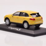 Porsche Cayenne 92A Peščeno Rumena Minichamps 1:43 - image 3 of 4