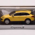 Porsche Cayenne 92A Peščeno Rumena Minichamps 1:43 - image 4 of 4