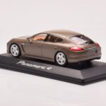 Porsche Panamera 970 4 Bež Metalik Minichamps 1:43 - image 3 of 4