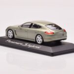 Porsche Panamera 970 S Hybrid Critall Zelena Minichamps 1:43 - image 3 of 4