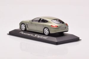 Porsche Panamera 970 S Hybrid Critall Zelena Minichamps 1:43 WAP0205010A Kovina – slika 3 od 4