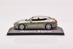 Porsche Panamera 970 S Hybrid Critall Zelena Minichamps 1:43