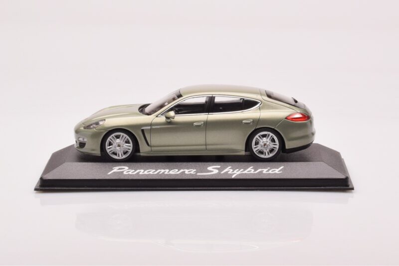 Porsche Panamera 970 S Hybrid Critall Zelena Minichamps 1:43