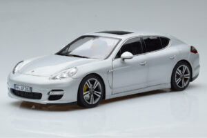 Porsche Panamera 970 Turbo Srebrna Norev 1:18