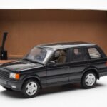 Range Rover P38 4.6 HSE Črna Metalik AUTOart 1:18 - image 2 of 9