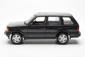 Range Rover P38 4.6 HSE Črna Metalik AUTOart 1:18 70017 Kovina – slika 4 od 9