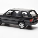Range Rover P38 4.6 HSE Črna Metalik AUTOart 1:18 - image 5 of 9