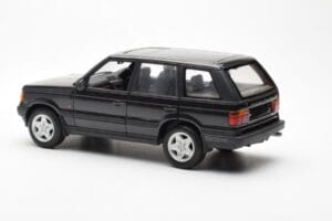 Range Rover P38 4.6 HSE Črna Metalik AUTOart 1:18 70017 Kovina – slika 5 od 9