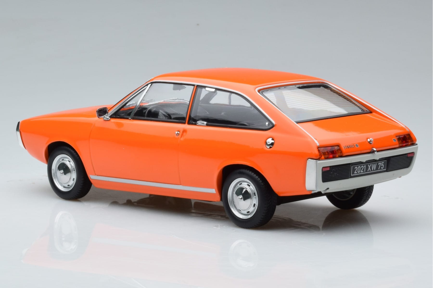 Renault 15 TL Oranžen Norev 1:18 185350 Kovina – slika 5 od 6